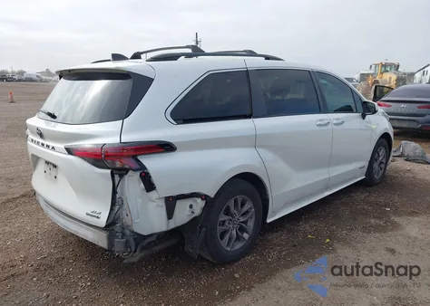 2021 Toyota Sienna Xle z USA, uszkodzony, nr VIN 5TDYRKEC6MS037211